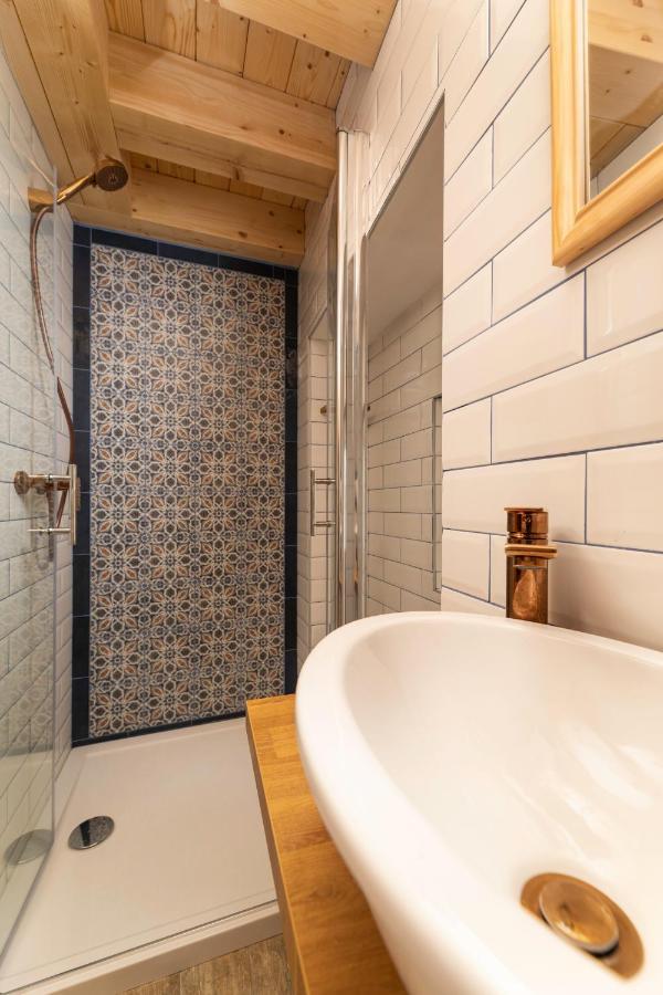 Little Beach House Baska  Bagian luar foto