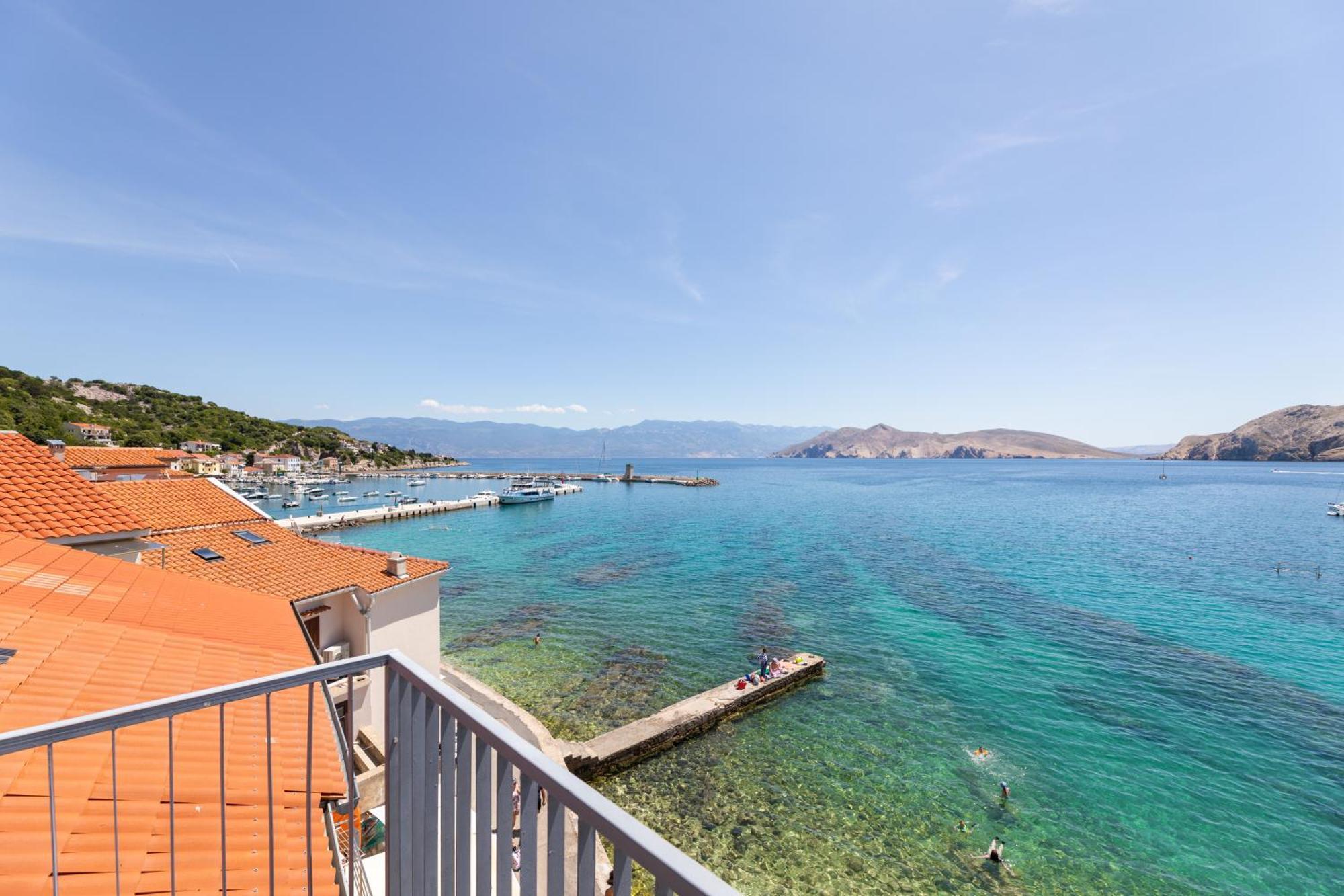 Little Beach House Baska  Bagian luar foto