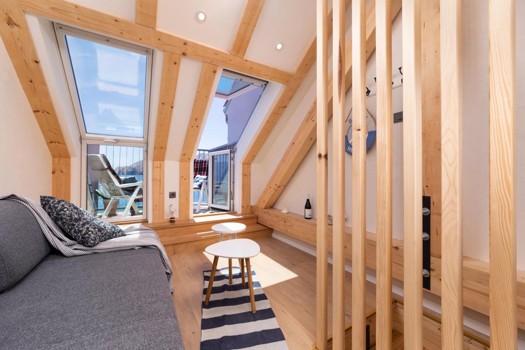Little Beach House Baska  Bagian luar foto